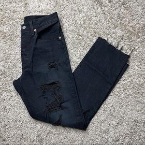 501 Levi’s black distressed cropped jeans W26L28